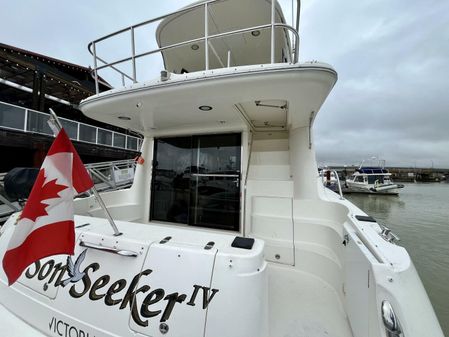 Sea Ray 540 Cockpit Motor Yacht image