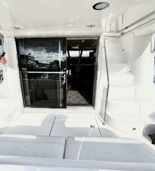 Sea Ray 540 Cockpit Motor Yacht image