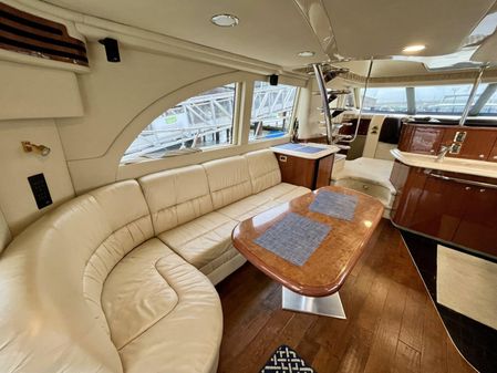 Sea Ray 540 Cockpit Motor Yacht image