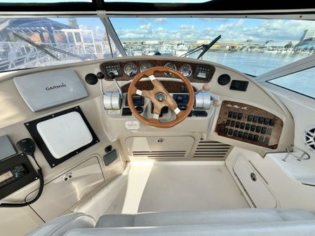 Sea Ray 540 Cockpit Motor Yacht image