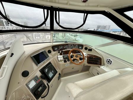 Sea Ray 540 Cockpit Motor Yacht image