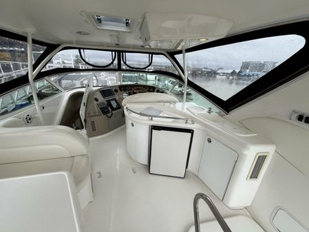 Sea Ray 540 Cockpit Motor Yacht image