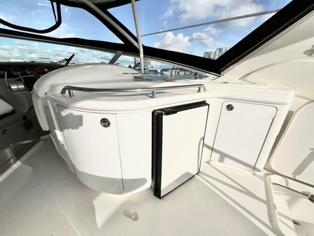 Sea Ray 540 Cockpit Motor Yacht image