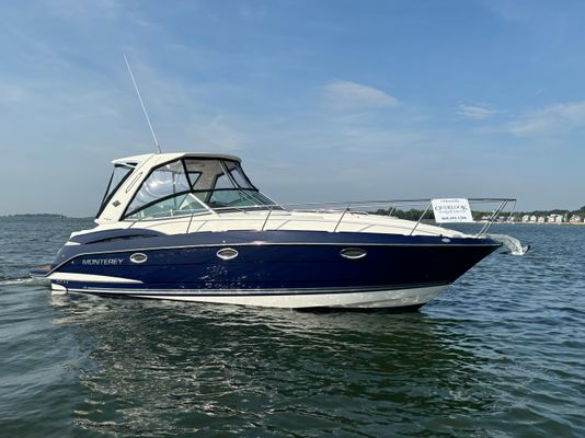 Monterey 340 Sport Yacht - main image