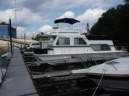 Holiday-mansion HOUSEBOAT image