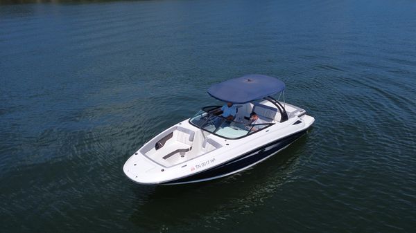 Sea Ray SDX 240 image