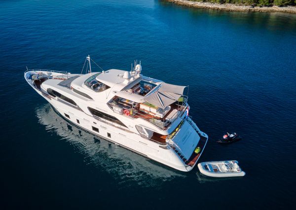 Benetti Delfino 93 image