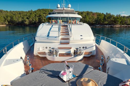 Benetti Delfino 93 image