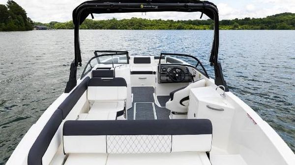 Bayliner DX2200