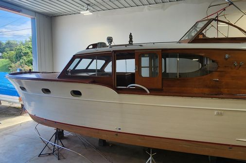 Chris-Craft Double Cabin Flybridge image