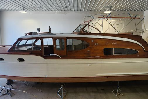 Chris-Craft Double Cabin Flybridge image