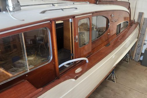 Chris-Craft Double Cabin Flybridge image