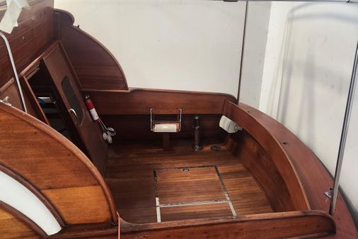 Chris-Craft Double Cabin Flybridge image