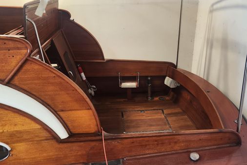 Chris-Craft Double Cabin Flybridge image