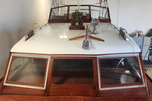 Chris-Craft Double Cabin Flybridge image