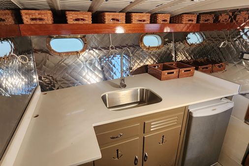 Chris-Craft Double Cabin Flybridge image