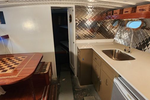 Chris-Craft Double Cabin Flybridge image