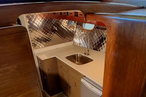 Chris-Craft Double Cabin Flybridge image