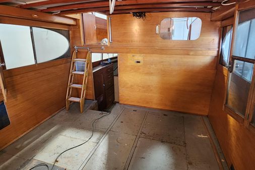 Chris-Craft Double Cabin Flybridge image