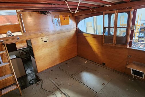 Chris-Craft Double Cabin Flybridge image