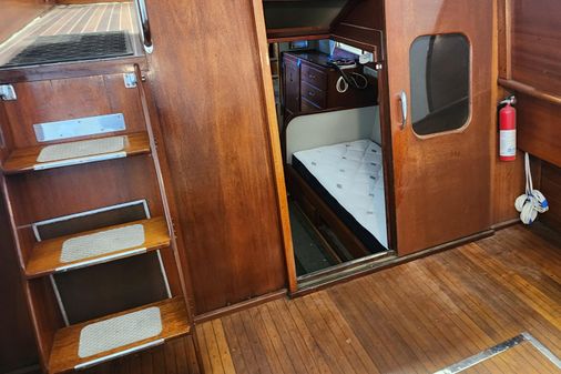 Chris-Craft Double Cabin Flybridge image