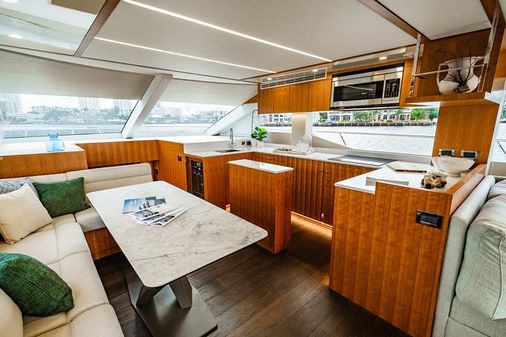 Johnson 70' Skylounge Motor Yacht image