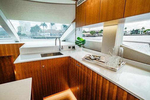 Johnson 70' Skylounge Motor Yacht image