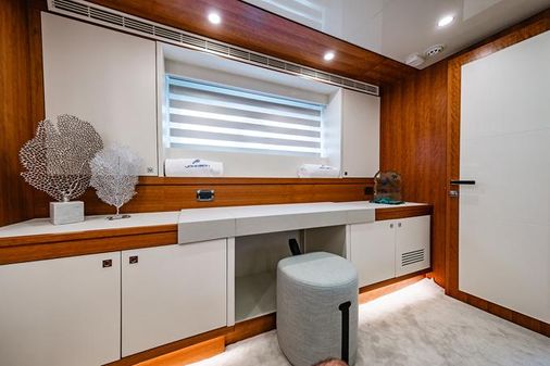 Johnson 70' Skylounge Motor Yacht image