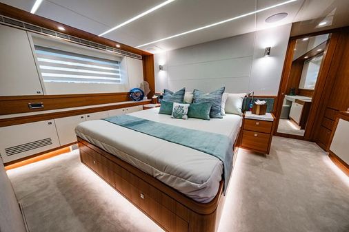 Johnson 70' Skylounge Motor Yacht image