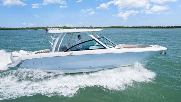Boston Whaler 320 Vantage
