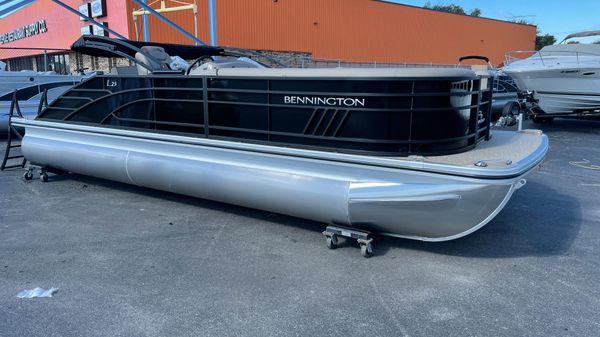 Bennington 23LSB