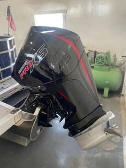 Bennington 22 SXL SPS image