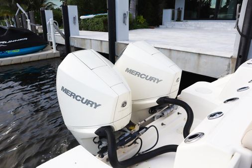 Boston Whaler 250 Outrage image