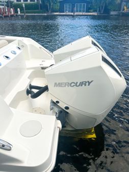 Boston Whaler 250 Outrage image