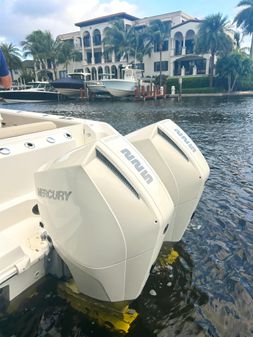 Boston Whaler 250 Outrage image