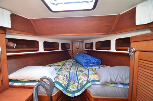 Gulfstar Sailmaster 47 image