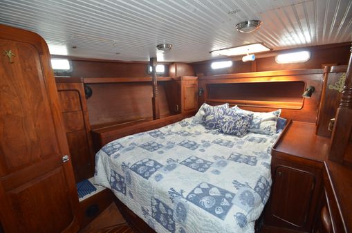 Gulfstar Sailmaster 47 image