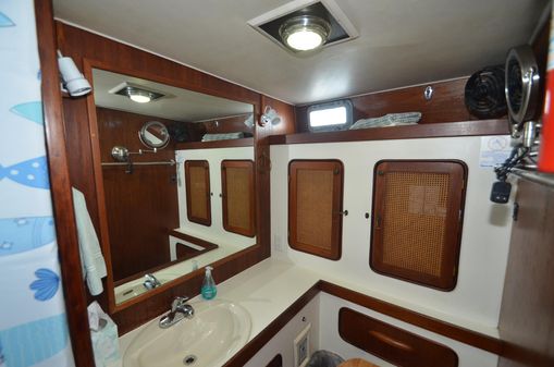 Gulfstar Sailmaster 47 image