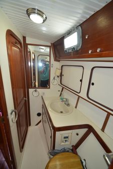 Gulfstar Sailmaster 47 image