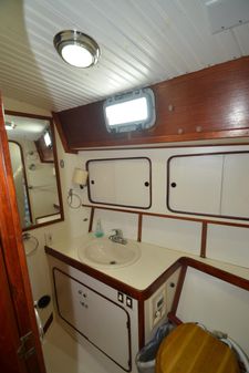 Gulfstar Sailmaster 47 image