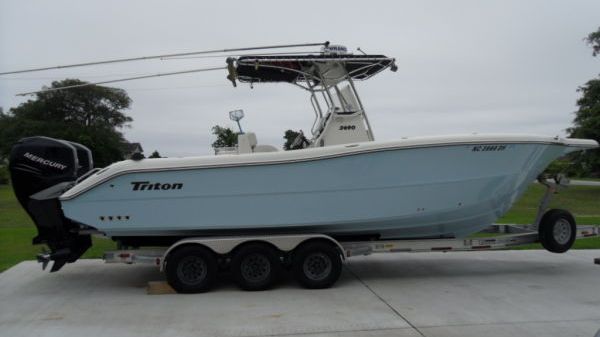 Triton 2690 Center Console - REDUCED - FULL PACKAGE 