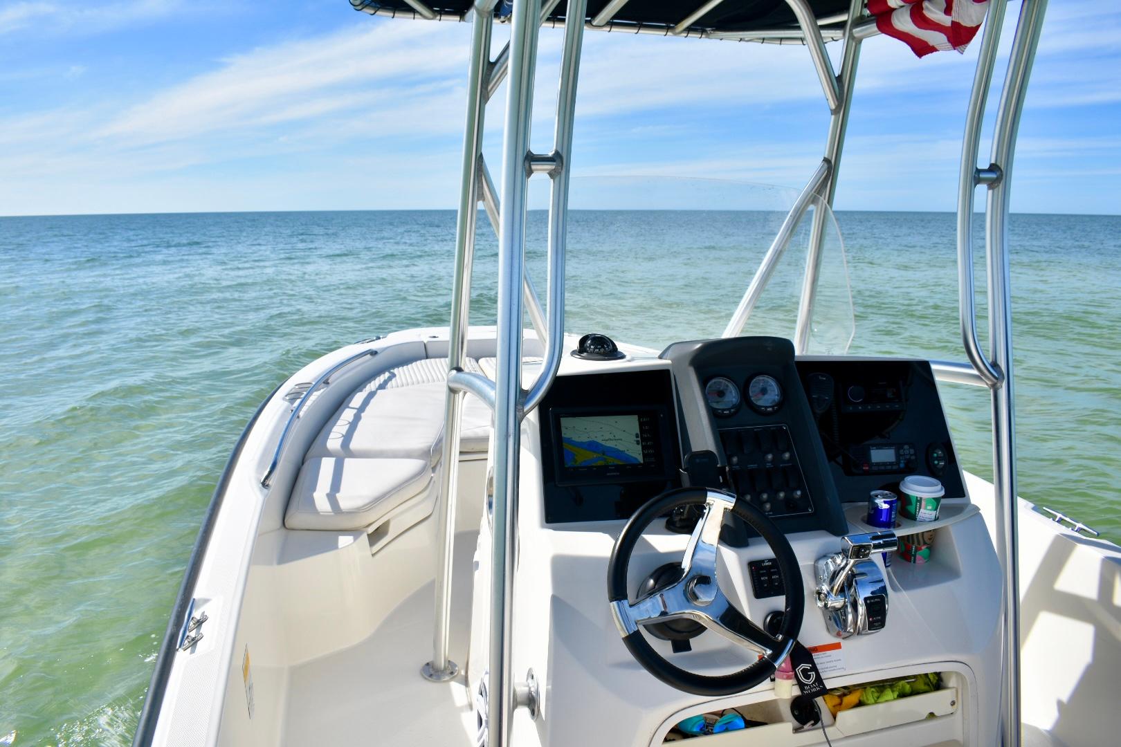 2012 Boston Whaler 230 dauntless