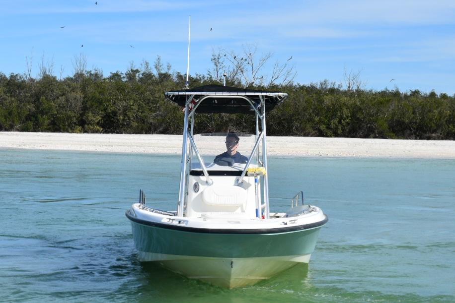 2012 Boston Whaler 230 dauntless