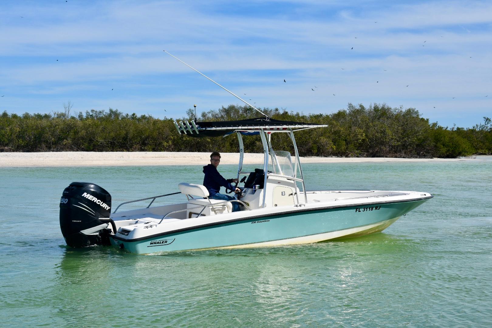 2012 Boston Whaler 230 dauntless