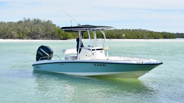 Boston Whaler 230 Dauntless 