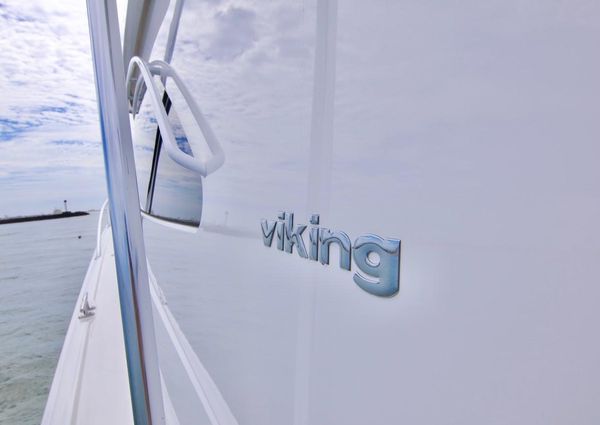 Viking 66 Convertible image