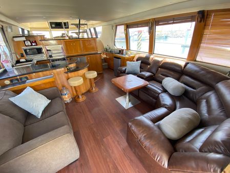 Carver 570 Voyager Pilothouse image