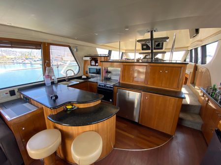 Carver 570 Voyager Pilothouse image