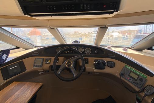 Carver 570 Voyager Pilothouse image