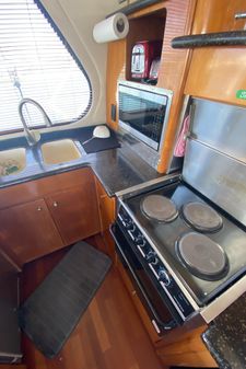 Carver 570 Voyager Pilothouse image